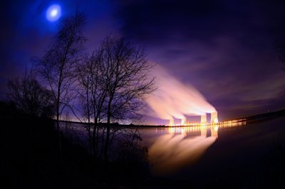 Sous LE projecteur_5258721692_l.jpg